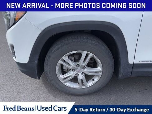 Used 2021 GMC Terrain SLE w/ Driver Convenience Package FWD image 4