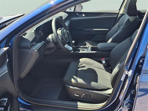 New 2025 Kia K5 EX image 17