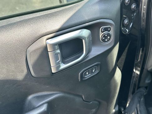 Used 2024 Jeep Wrangler Willys image 18