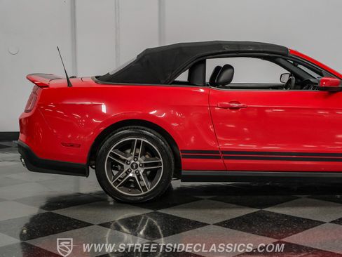 Used 2010 Ford Mustang Shelby GT500 RWD image 29