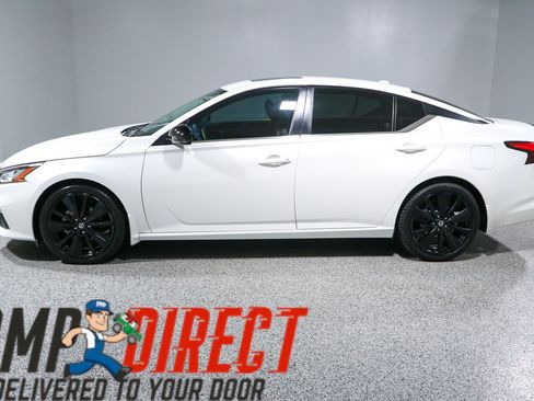 Used 2022 Nissan Altima 2.5 SR w/ Midnight Edition Package FWD image 10
