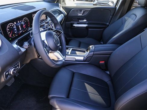 Used 2024 Mercedes-Benz GLB 250 4MATIC image 23