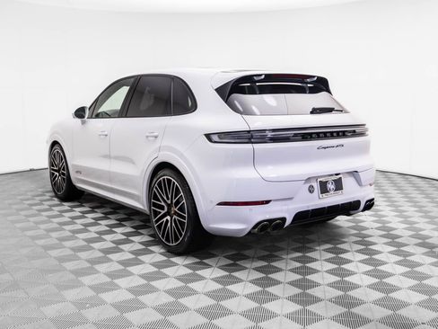 New 2026 Porsche Cayenne GTS image 3