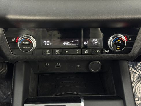 Used 2022 Mitsubishi Outlander SE image 26