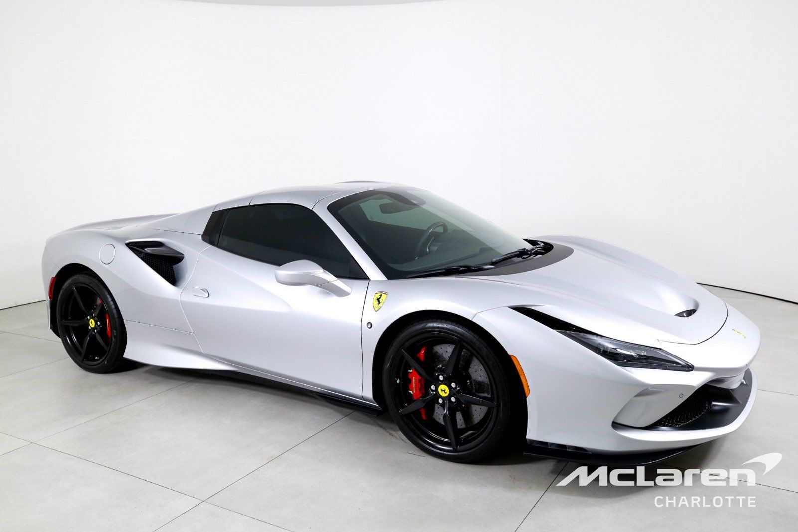 Used 2022 Ferrari F8 Tributo RWD image 3