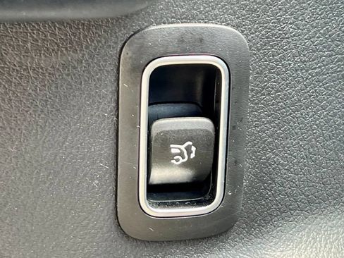 Certified 2022 Mercedes-Benz GLB 250 4MATIC image 42