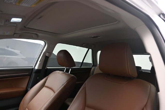 Used 2019 Subaru Outback 3.6R Touring w/ Popular Package #3A AWD/4WD image 18