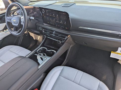 Used 2026 Chevrolet Traverse High Country image 13