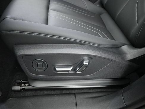 New 2026 Audi Q3 quattro 2.0T AWD/4WD image 8
