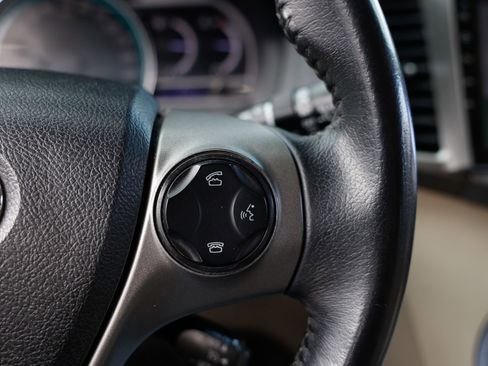 Used 2015 Toyota Venza XLE image 32