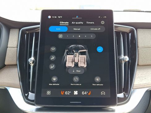 New 2025 Volvo XC90 B6 Core w/ Climate Package image 13