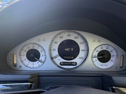 Used 2004 Mercedes-Benz E 500 4MATIC Sedan image 13