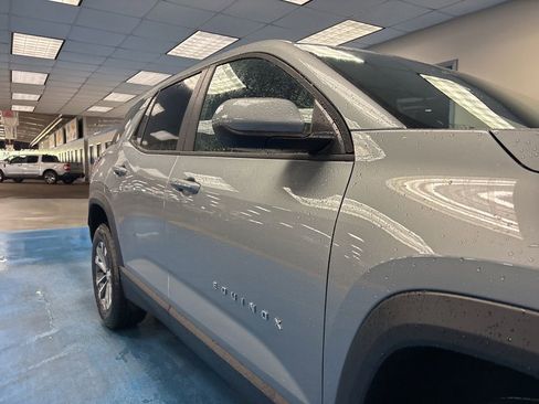 New 2026 Chevrolet Equinox LT FWD image 4