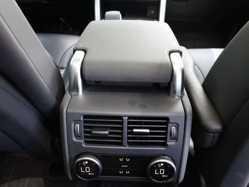 Used 2024 Land Rover Discovery S AWD/4WD image 28