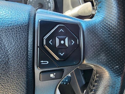 Used 2017 Toyota Tacoma TRD Off-Road w/ Tow Package image 16