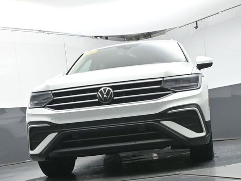 Used 2022 Volkswagen Tiguan SE image 34