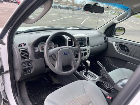 Used 2006 Ford Escape 4WD Hybrid image 10