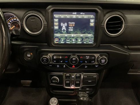 Used 2019 Jeep Wrangler Unlimited Sahara w/ Dual Top Group image 35