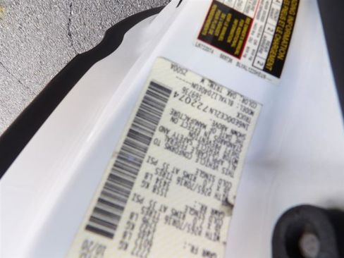 Used 2020 Nissan Frontier S image 24