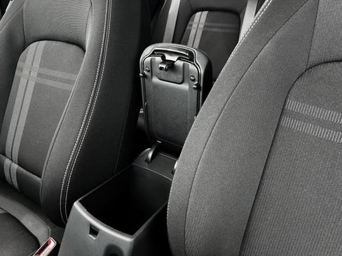 New 2025 Hyundai Venue SEL image 18