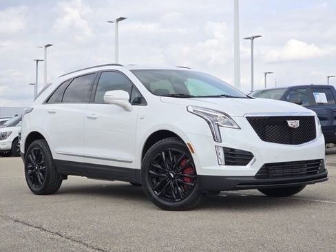 Used 2022 Cadillac XT5 Sportv image 2