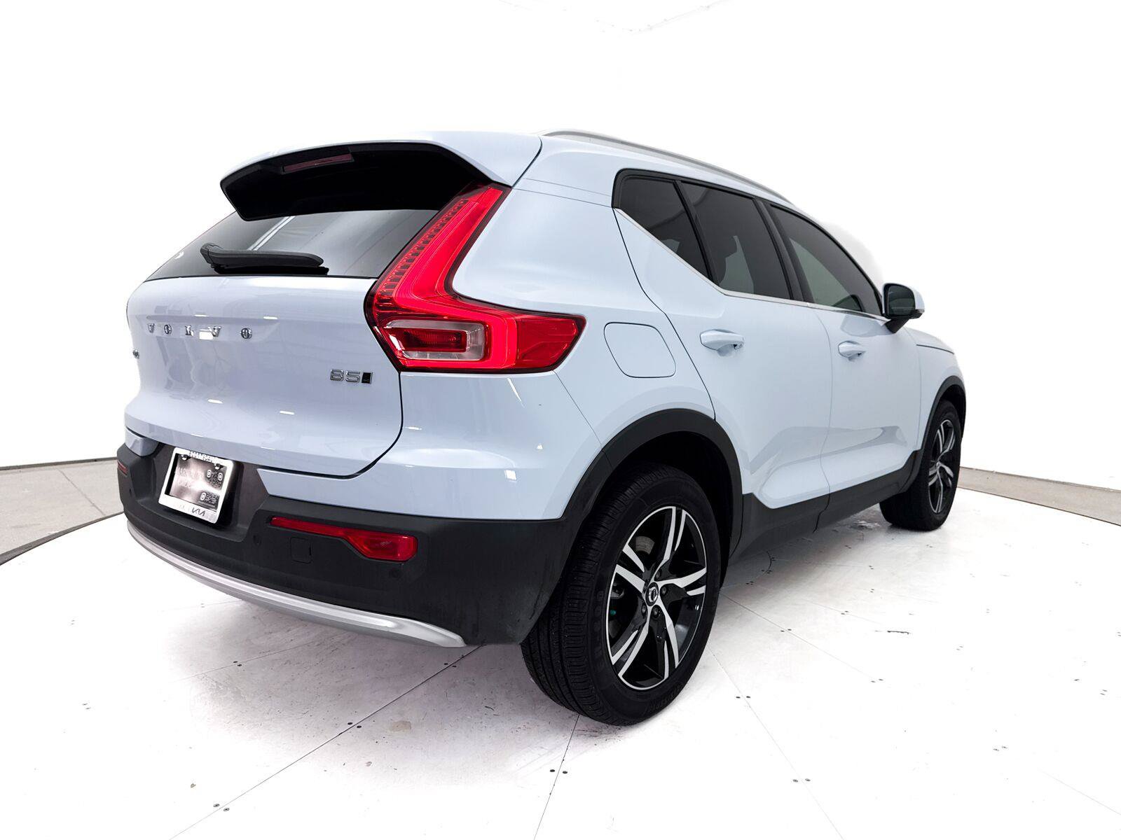Used 2024 Volvo XC40 B5 Core AWD/4WD image 18