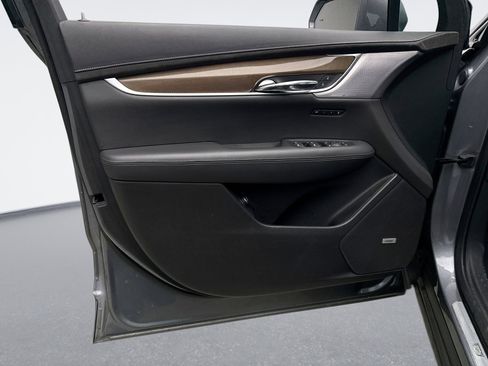 Used 2020 Cadillac XT6 Sport w/ Platinum Package image 9