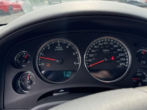 Used 2012 Chevrolet Suburban LT image 23