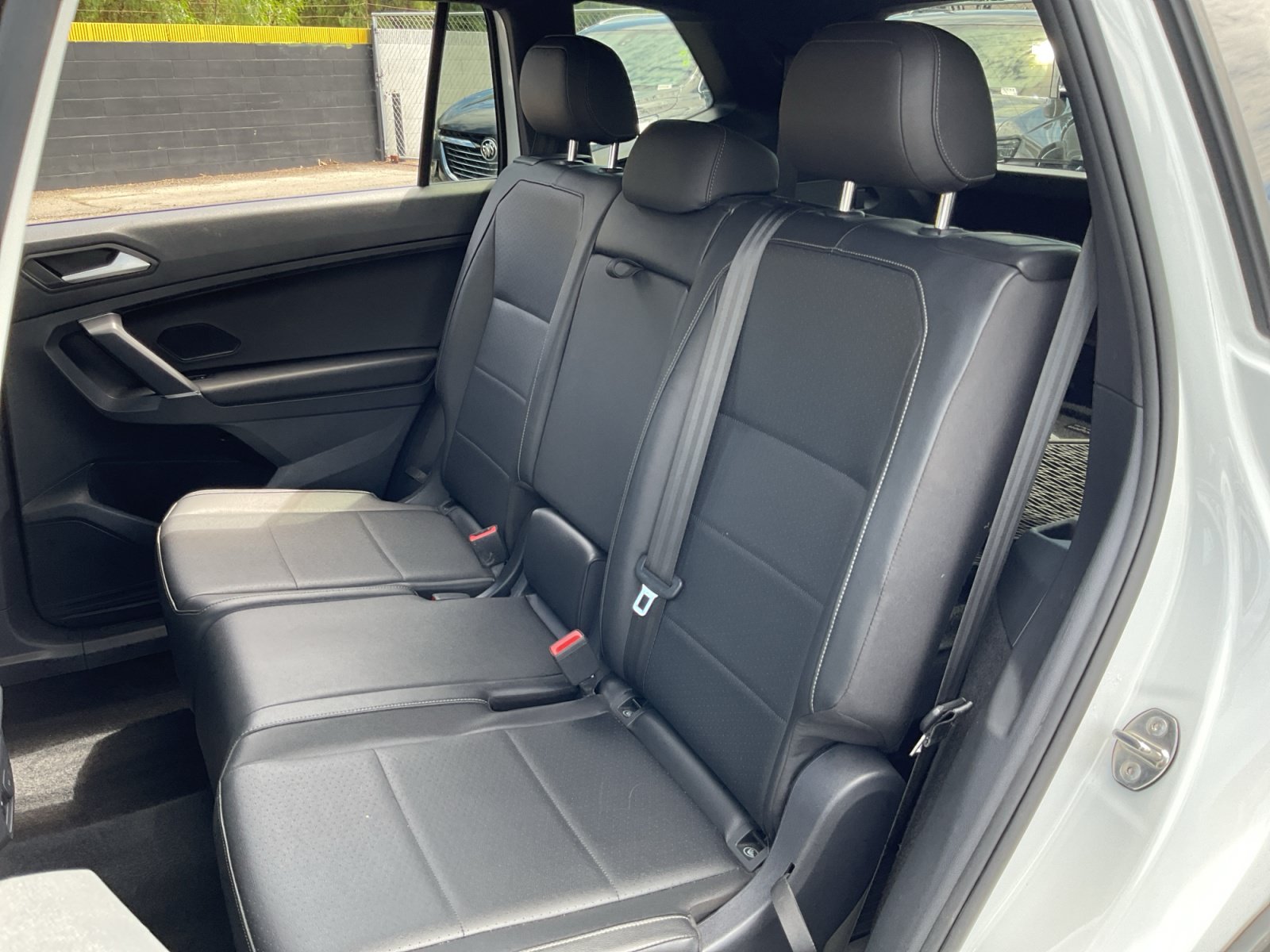 Used 2020 Volkswagen Tiguan SE R-Line FWD image 19