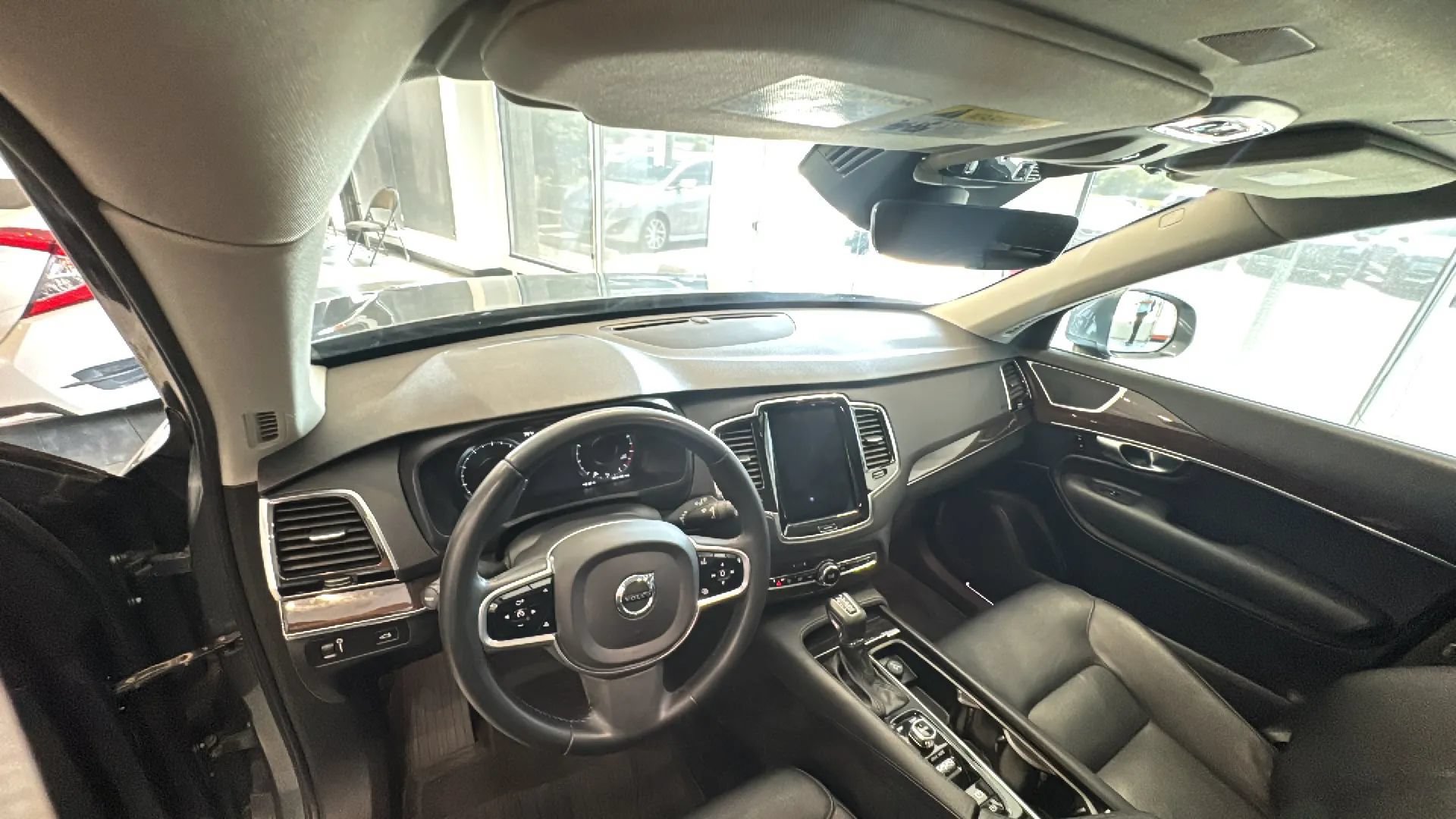 Used 2017 Volvo XC90 T6 Momentum w/ Vision Package AWD/4WD image 32