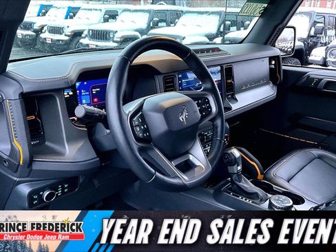 Used 2024 Ford Bronco Badlands image 11