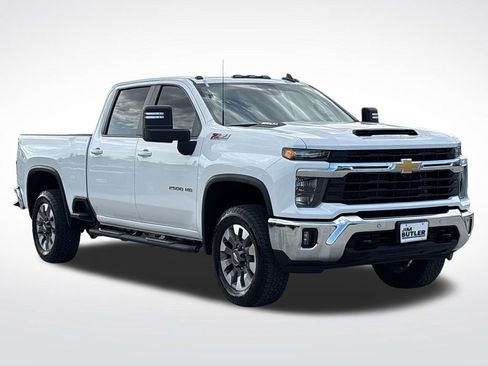 Used 2025 Chevrolet Silverado 2500 LT w/ All Star Edition AWD/4WD image 9