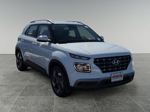 New 2025 Hyundai Venue SEL image 7