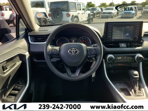 Used 2021 Toyota RAV4 LE FWD image 16