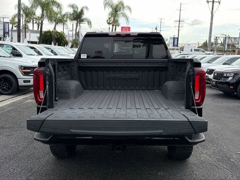 Used 2024 GMC Sierra 1500 AT4X image 10