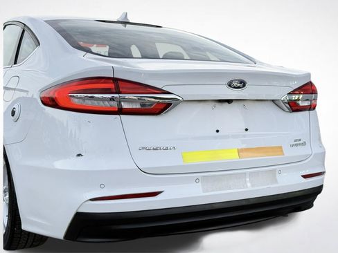 Used 2019 Ford Fusion SE FWD image 9