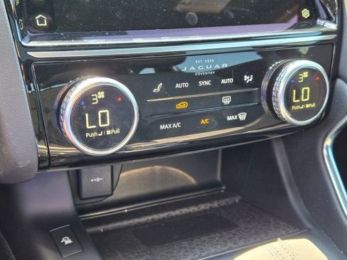 Used 2021 Jaguar E-PACE SE image 22