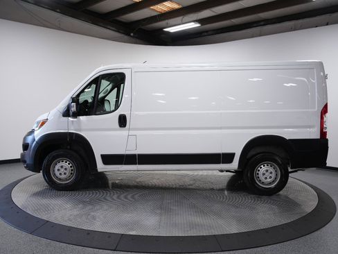 Used 2025 RAM ProMaster 2500 w/ Convenience Group FWD image 4