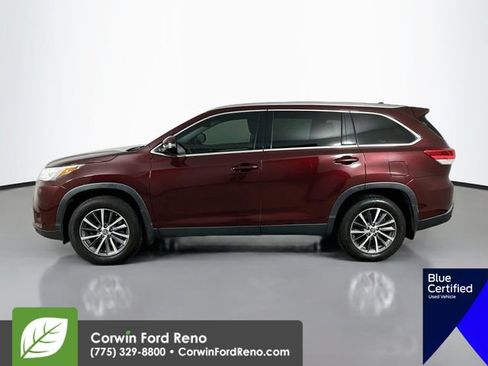 Used 2019 Toyota Highlander XLE AWD/4WD image 4
