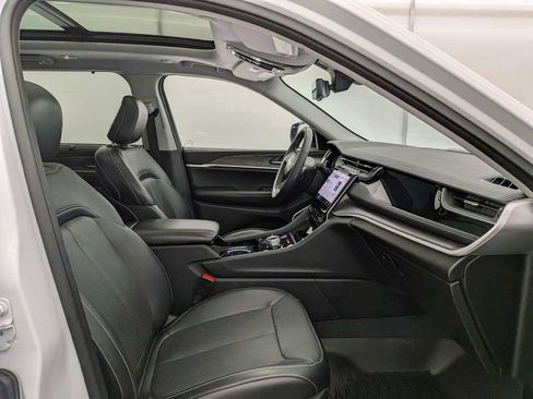 Used 2022 Jeep Grand Cherokee Limited 4xe w/ Luxury Tech Group II image 23