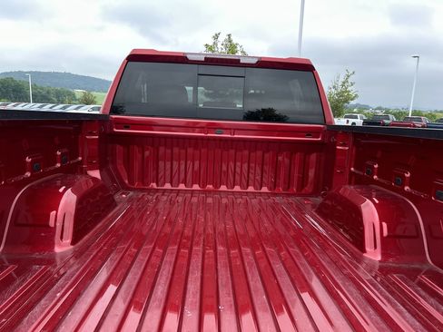 Used 2021 Chevrolet Silverado 1500 LT Trail Boss w/ Convenience Package II AWD/4WD image 9