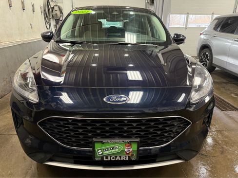 Used 2021 Ford Escape SE w/ Cold Weather Package AWD/4WD image 2