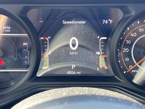 Used 2026 Jeep Wrangler Unlimited Rubicon w/ Technology Group AWD/4WD image 13