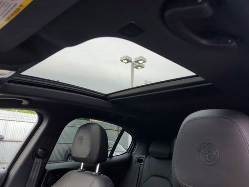Used 2024 Alfa Romeo Stelvio Sprint AWD/4WD image 17
