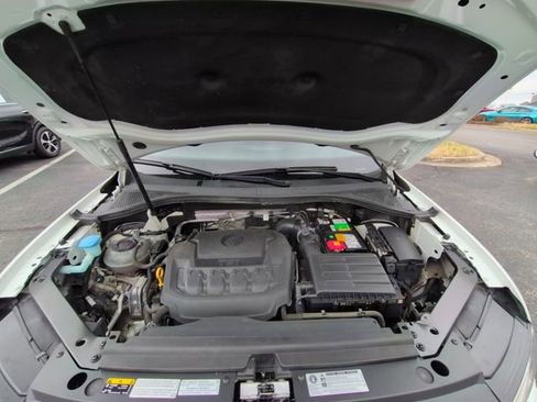 Used 2020 Volkswagen Tiguan SE R-Line image 27