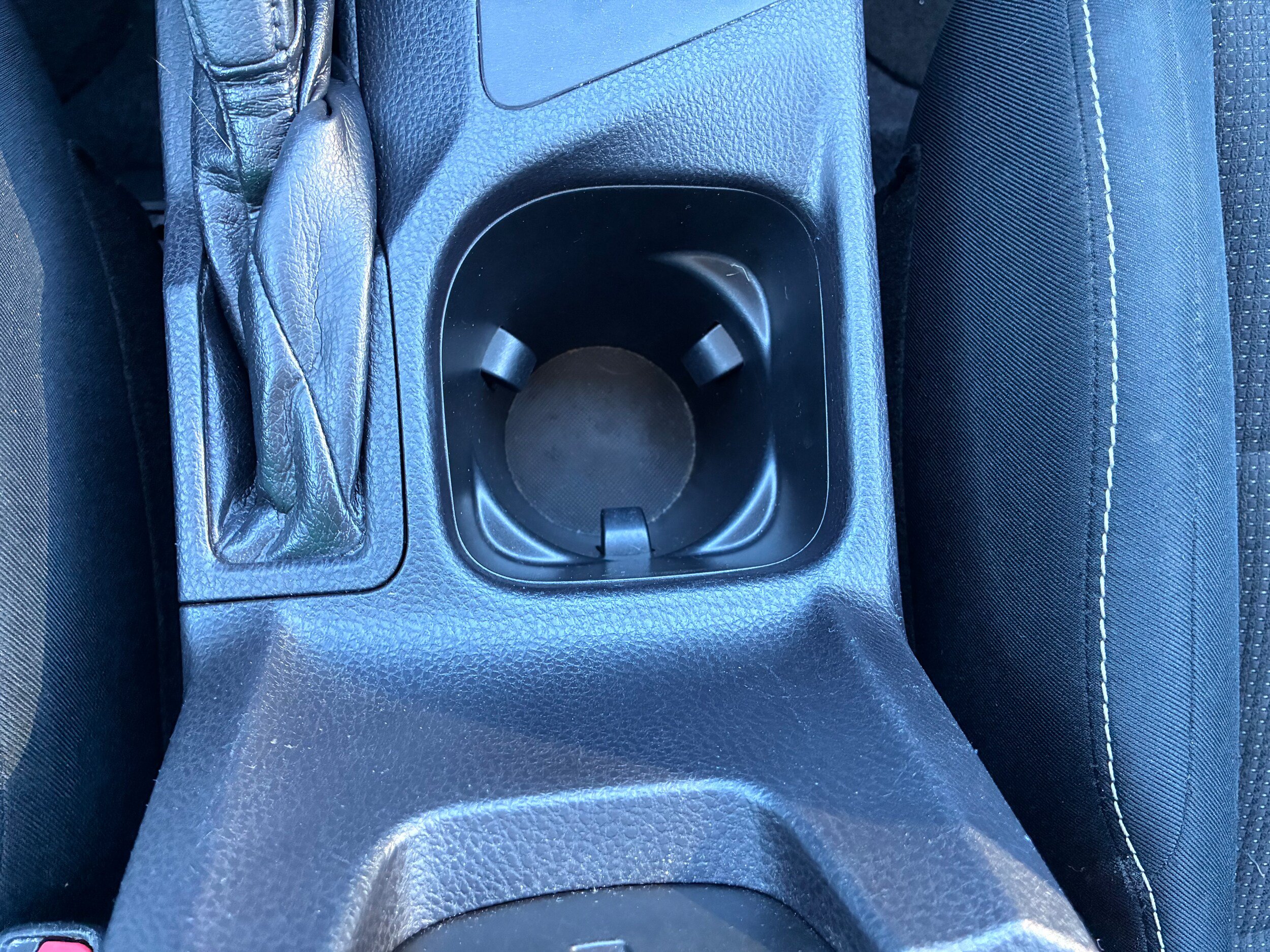 Used 2016 Toyota RAV4 XLE AWD/4WD image 23