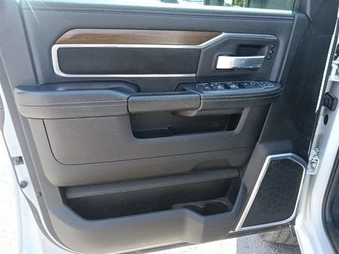 Used 2024 RAM 2500 Laramie AWD/4WD image 12