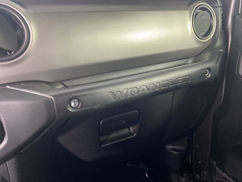 Used 2021 Jeep Wrangler Sport AWD/4WD image 25