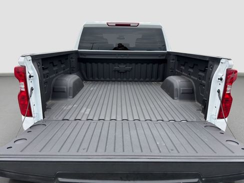 Used 2025 Chevrolet Silverado 1500 LT AWD/4WD image 29