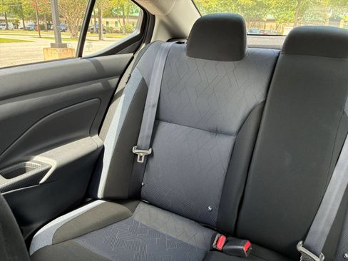 Used 2025 Nissan Versa SV FWD image 32